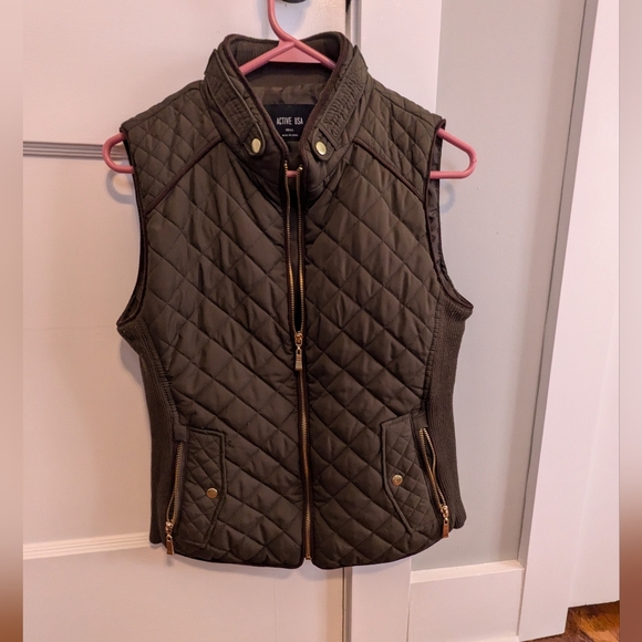 Active USA Dark olive vest - Picture 1 of 4